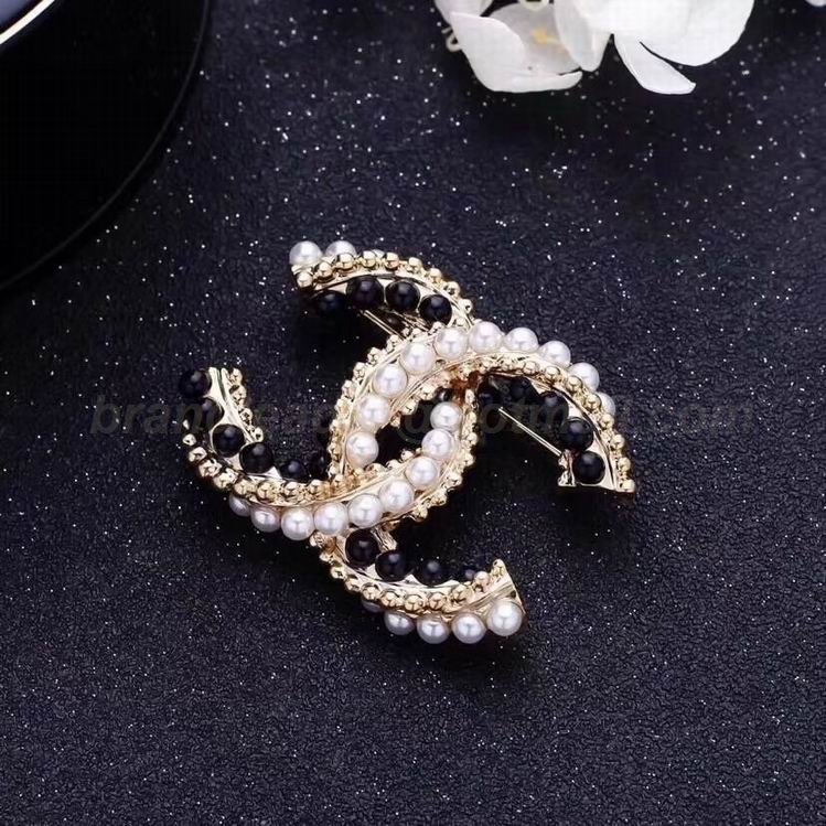 Chanel Brooch 16